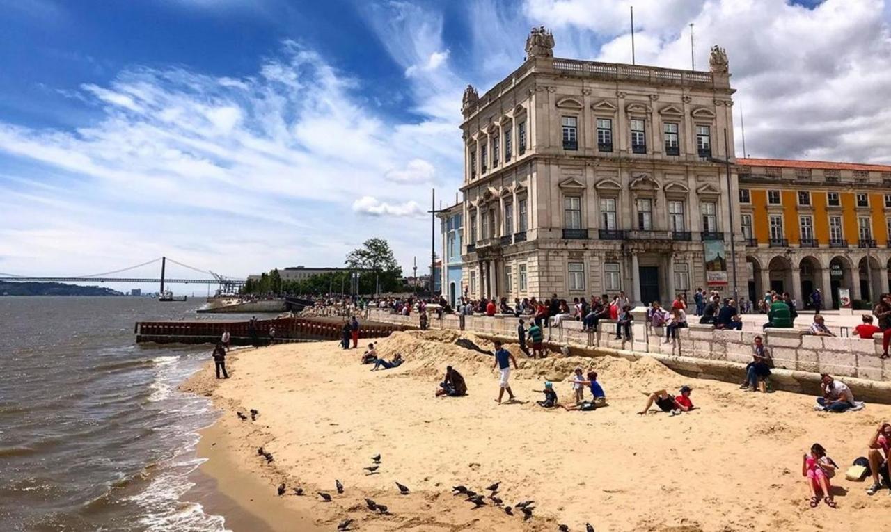 Chic Urban Retreat At Downtown With Balcony & Views Lägenhet Lisboa Exteriör bild